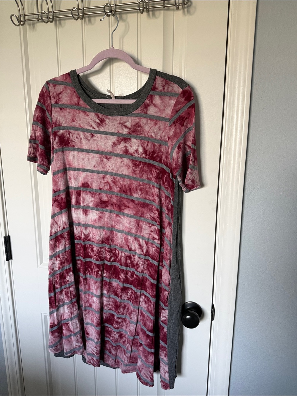 Women's Short Sleeve Tie-Dye Stripe Dress - Pink